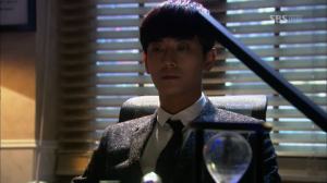 vlcsnap-2012-10-29-23h04m39s156