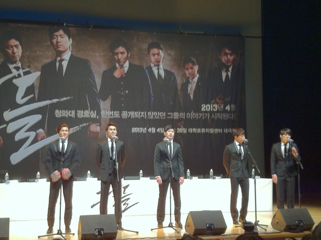 BDCmHgOCAAAvf17.jpg_large