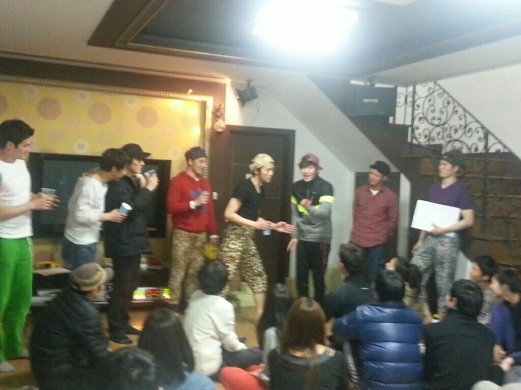 BEfE1e0CAAEYf0y.jpg_large