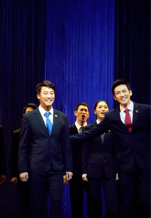 BH5ws1dCIAAp9bT.jpg large